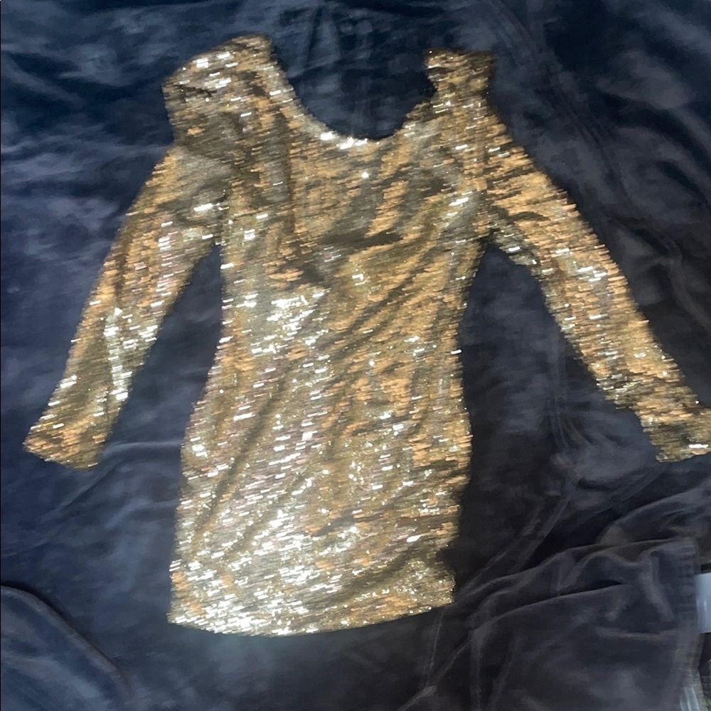 Xtaren Gold Sequin Bodycon Dress with Scoop Neck